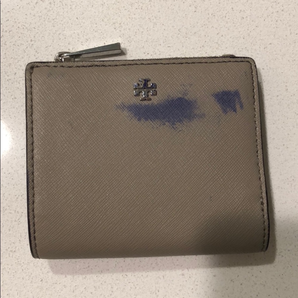SOLD! TORY BURCH wallet